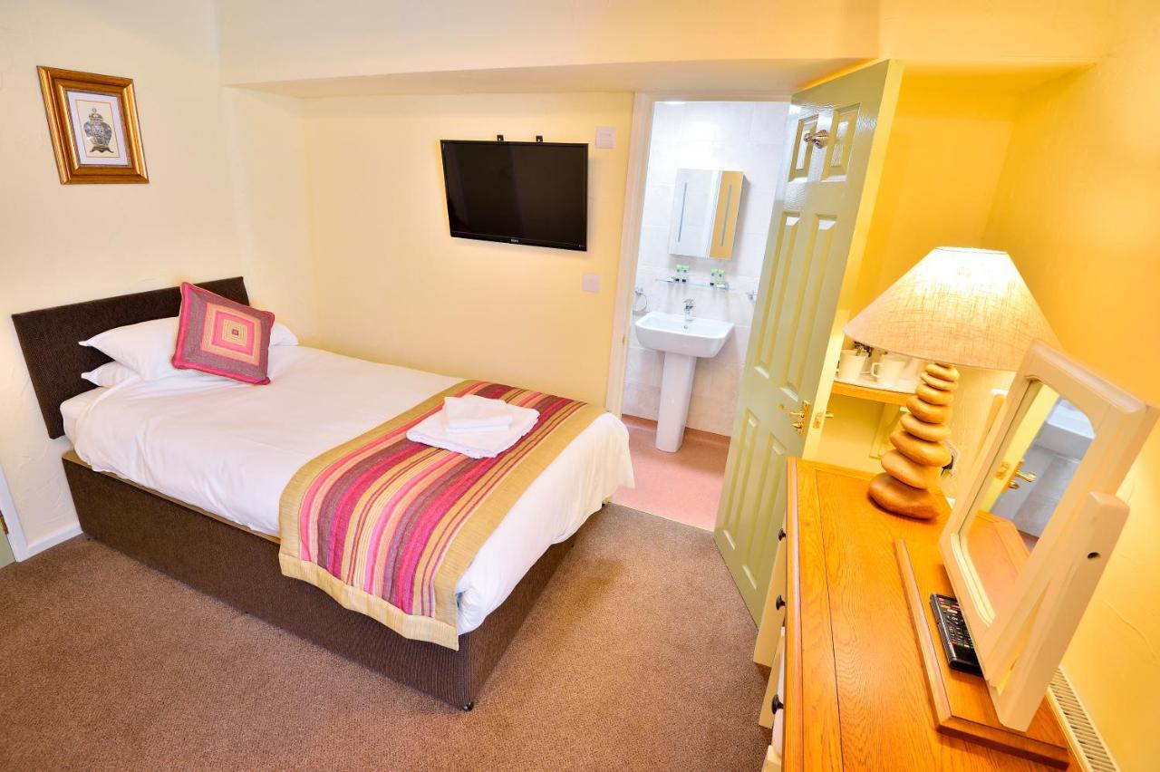 The Talbot Hotel Cleobury Mortimer 外观 照片